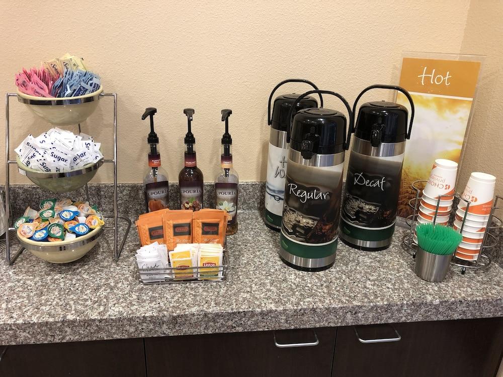 凯艺套房酒店 迈诺特 外观 照片
